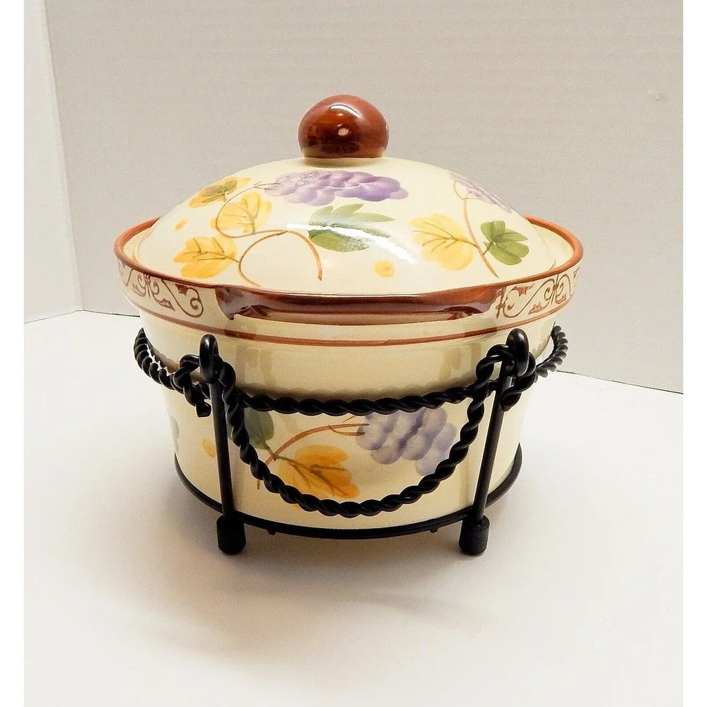 Temp-Tations Vineyard Purple 1 Qt Round Covered Baking Casserole Basket